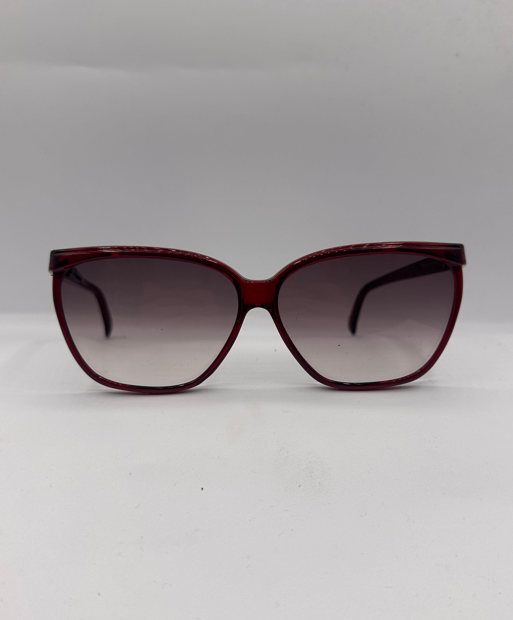 Touch of Red 1980s vintage Sunglasses
